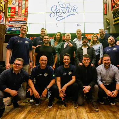 26/09/2022 - PORTO ALEGRE, RS - Evento sobre a Copa do Mundo reune jornalistas, diretores da RBS e anunciantes no Gaúcha Sports Bar. FOTO: Camila Hermes / Agência RBS<!-- NICAID(15217854) -->