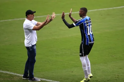 PORTO ALEGRE, RS, BRASIL - 03.02.2021 - O Grêmio recebe o Santos na Arena, em jogo válido pela 34ª rodada do Campeonato Brasileiro. (Foto: André Ávila/Agencia RBS)<!-- NICAID(14706178) -->