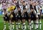 Em foto oficial, seleção da Alemanha protesta contra proibição do uso da faixa do movimento "One Love"