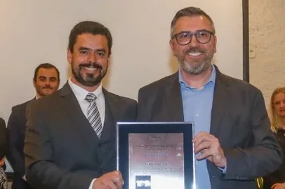Antônio da Luz e Milton Moraes recebem homenagens na 100ª Expofeira de Pelotas