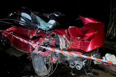 Idoso morre após perder o controle de veículo e colidir em árvores em Campinas do Sul<!-- NICAID(15996499) -->