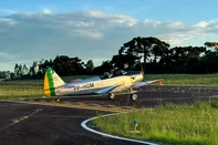 Formadora de pilotos para a 2ª Guerra Mundial, aeronave é restaurada e irá voar em cerimônia no Aeroclube de Garibaldi. Na foto, o Fairchild PT-19 (PP-HQM).<!-- NICAID(16037407) -->