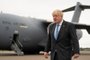 O primeiro-ministro britânico Boris Johnson é fotografado depois de chegar à RAF Brize Norton, a oeste de Londres, após retornar de Kyiv, na Ucrânia, em 18 de junho de 2022. - O primeiro-ministro britânico fez sua segunda visita a Kyiv na sexta-feira em pouco mais de dois meses, oferecendo Kyiv um programa de treinamento militar quando o presidente Volodymyr Zelensky saudou o apoio "resoluto" da Grã-Bretanha. (Foto de Joe Giddens / POOL / AFP)<!-- NICAID(15127912) -->