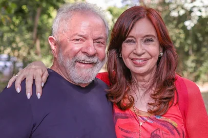 Lula e Cristina Kirchner - encontro em dezembro de 2021<!-- NICAID(16071672) -->
