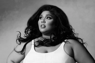 Love, Lizzo<!-- NICAID(15275023) -->