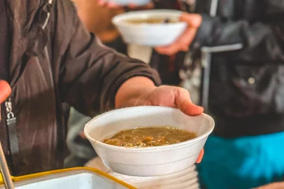 sopa , marmita , solidariedade , doação , enchente, porto alegre, destemperados<!-- NICAID(15764592) -->