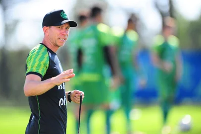 CAXIAS DO SUL, RS, BRASIL, 08/03/2023. Treino do Juventude no Centro de Formação de Atletas e Cidadãos (Cfac). O Ju está disputando o Campeonato Gaúcho (Gaúchão 2023). Na foto, técnico Adaílton Bolzan. (Porthus Junior/Agência RBS)Indexador:                                 <!-- NICAID(15369873) -->