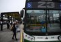 Aumento dos alimentos, do combustível e dos transportes: argentinos encaram plano "motosserra" de Javier Milei