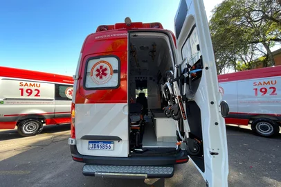 Passo Fundo recebe três novas ambulâncias para o Samu; uma é UTI Móvel<!-- NICAID(16037602) -->
