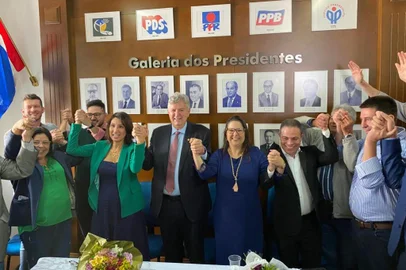 Luis Carlos Heinze, comandante Nádia Gerhard, Tanise Sabino. Nádia Gerhard é anunciada candidata ao Senado na chapa de Heinze.<!-- NICAID(15073701) -->