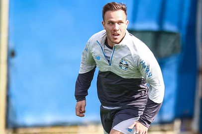 RS - FUTEBOL/ TREINO GREMIO 2026 - ESPORTES - Jogadores do Gremio realizam treino tÃ©cnico durante a manha desta quinta-feira, no CT Luiz Carvalho, na preparaÃ§Ã£o para a partida valida pelo Campeonato Brasileiro 2026. FOTO: LUCAS UEBEL/GREMIO FBPA<!-- NICAID(16296162) -->