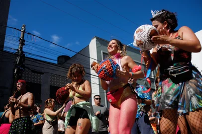 PORTO ALEGRE, RS, BRASIL, 21/02/2023- Bloco No Caminho Te Explico. Foto: Anselmo Cunha/Agencia RBS<!-- NICAID(15355967) -->