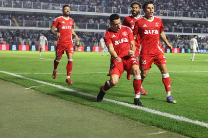 SANTOS, SP, BRASIL, 23-07-2025: Santos vs Internacional, pelo Brasileirão Série A 2025, na Vila Belmiro. Foto: Ricardo Duarte/SC Internacional/Divulgação<!-- NICAID(16086883) -->
