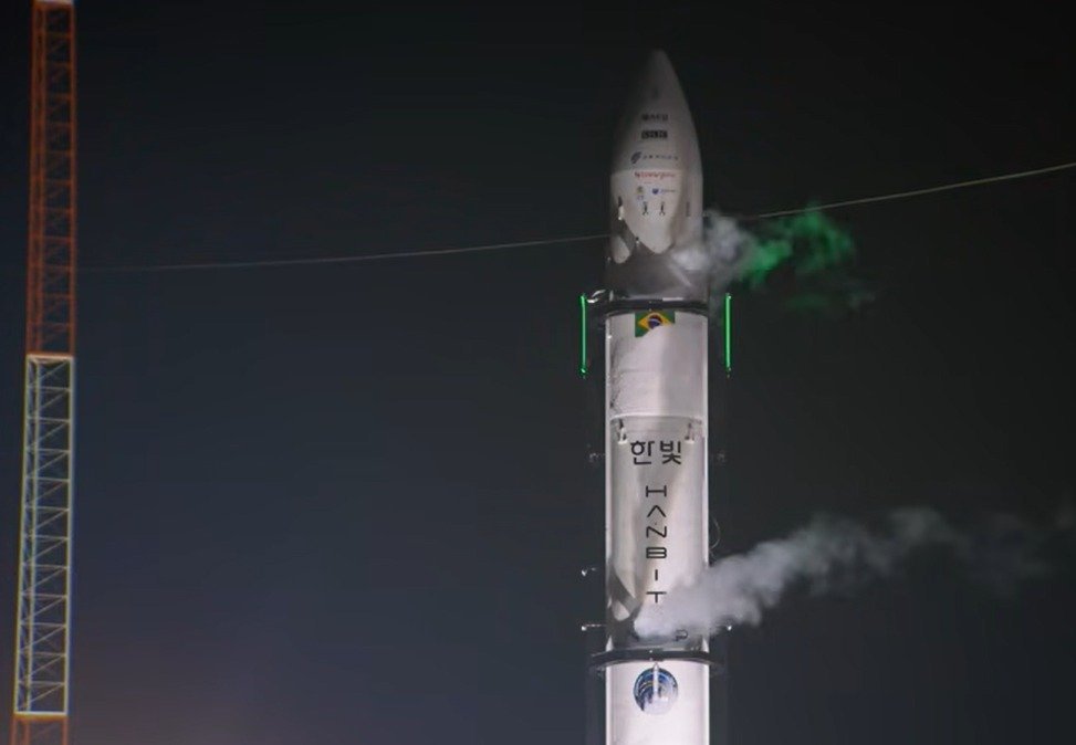 Foguete explode ap&oacute;s primeira tentativa de lan&ccedil;amento no Brasil