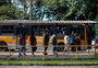 Um mês após fim da D43, estudantes universitários reclamam da demora de linhas de ônibus alternativas