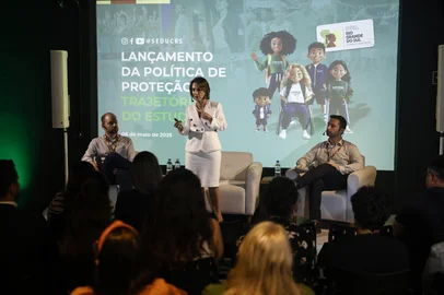 PORTO ALEGRE, RS, BRASIL - 2025.05.06 - Lançamento da Política de Proteção à Trajetória do Estudante. Na foto: Raquel Teixeira, secretária de Educação (Foto: André Ávila/ Agência RBS)Indexador: Andre Avila<!-- NICAID(16031316) -->