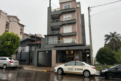 Quatro pessoas são encontradas mortas dentro de apartamento no centro de Santa Rosa<!-- NICAID(15871125) -->