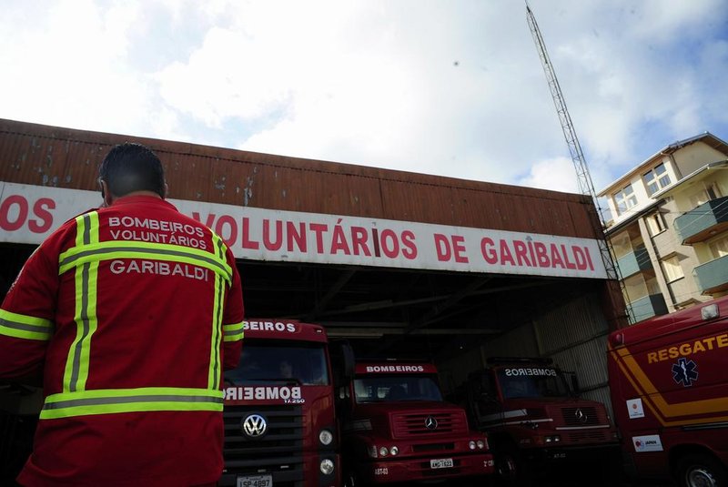 GARIBALDI, RS, BRASIL, 02/07/2018 - Bombeiros voluntários da região dedicam tempo livre para salvar vidas. (Marcelo Casagrande/Agência RBS)<!-- NICAID(13628877) -->