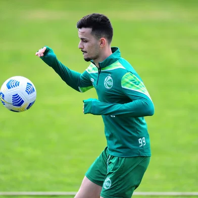 CAXIAS DO SUL, RS, BRASIL, 20/10/2021. Primeiro treino do novo técnico do Juventude, Jair Ventura. Ele chega com a missão de livrar a equipe do rebaixamento no Brasileirão. (Porthus Junior/Agência RBS)<!-- NICAID(14920273) -->