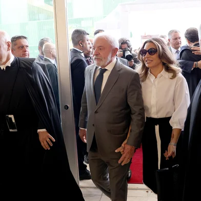 Ministro do STF Alexandre de Moraes e o presidente Luis Inácio Lula da Silva em evento de posse do ministro Edson Fachin<!-- NICAID(16136406) -->