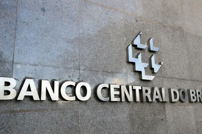 Com a possibilidade de verificação de valores de pessoas falecidas, a consulta a valores esquecidos no sistema financeiro será reaberta às 10h desta terça-feira (28). Os saques ocorrerão a partir de 7 de março, após 11 meses fechados.<!-- NICAID(15361732) -->