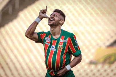 Gustavo Ramos, ex-Sampaio Corrêa, é o novo reforço do Caxias<!-- NICAID(14705416) -->