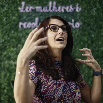 PORTO ALEGRE, RS, BRASIL - 2024.11.06 - Entrevista com Manuela d'Ávila na sede do Instituto E Se Fosse Você, ONG criada por ela para democratizar conteúdo educacional sobre desinformação e violência política de gênero. Manuela declarou recentemente que está de saída do PCdoB, em movimento de novo grupo político a esquerda do PT. (Foto: André Ávila/ Agência RBS)Indexador: Andre Avila<!-- NICAID(15908624) -->