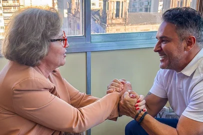 PORTO ALEGRE, RS, BRASIL - 03/03/2026 - A deputada estadual Silvana Covatti (PP) deve ser anunciada nos próximos dias como candidata a vice-governadora na chapa de Luciano Zucco (PL) ao Piratini. Na terça-feira (3), Zucco foi até o gabinete de Silvana, em Porto Alegre, para discutir a iminente aliança. (Foto: Gabinete Silvana Covatti/Divulgação)<!-- NICAID(16237873) -->