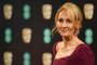 British author J. K. Rowling poses upon arrival at the BAFTA British Academy Film Awards at the Royal Albert Hall in London on February 12, 2017. (Photo by Justin TALLIS / AFP)Editoria: ACELocal: LondonIndexador: JUSTIN TALLISSecao: cinemaFonte: AFPFotógrafo: STF<!-- NICAID(14638037) -->