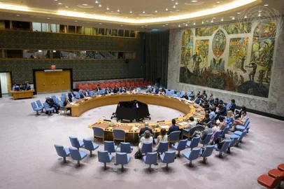 A wide view of the Security Council meeting on threats to international peace and security.<!-- NICAID(16130643) -->