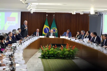 Brasília (DF), 31/10/2024 - Presidente da República, Luiz Inácio Lula da Silva, acompanhado do ministro da Justiça Ricardo Lewandowski, durante reunião com ministros e governadores. Foto: Valter Campanato/Agência Brasil<!-- NICAID(15904276) -->