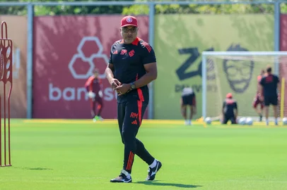 Roger Machado em treino do Inter<!-- NICAID(15984020) -->