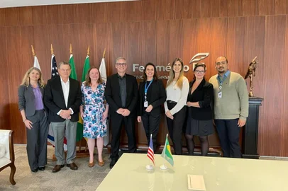 No dia 26 de julho, 2023, foi assinado o Memorando de Entendimento entre o Consulado-Geral dos EUA em Porto Alegre e o Senac RS para o estabelecimento do espaço chamado Esquina Americana. <!-- NICAID(15496615) -->