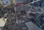 Cães marcam local onde podem estar bombeiros desaparecidos