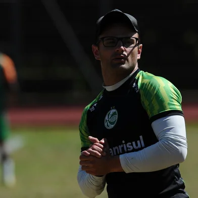 CAXIAS DO SUL, RS, BRASIL (30/12/2021)Treino do Juventude Sub 20 no campo de treino do SESI. (Antonio Valiente/Agência RBS)<!-- NICAID(14979741) -->