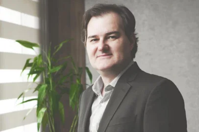 Advogado Ericson Scorsim, que escreveu o livro Jogo Geopolítico entre Estados Unidos e China na Tecnologia 5G: Impacto no Brasil<!-- NICAID(14871468) -->
