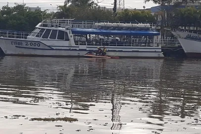 Bombeiros fazem buscas por um jovem de 18 anos que desapareceu no Rio Mampituba, entre o município catarinense de Passo de Torres e Torres, no Litoral Norte, em 04.08.2025<!-- NICAID(16094568) -->