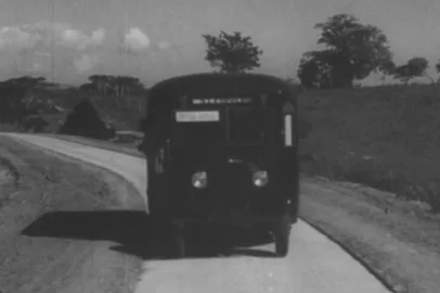 Faixa de concreto, inaugurada em 1934 entre São Leopoldo e Porto AlegreImagem de filme de 1934<!-- NICAID(15969413) -->