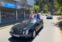 VÍDEO: soberanas da Festa da Uva eiam pela área central de Caxias a bordo de carros antigos e conversíveis