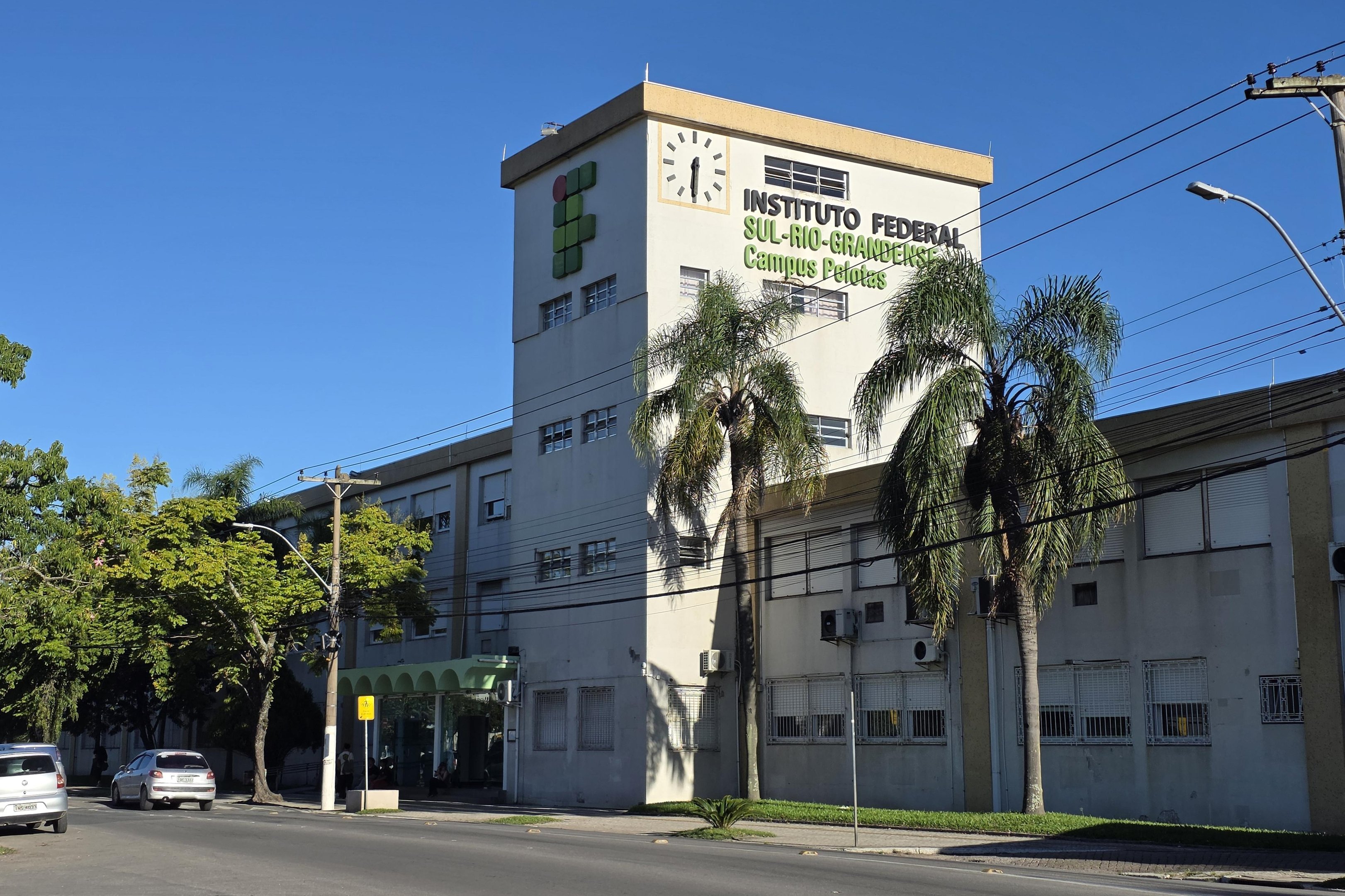 MP abre expediente administrativo e vai ouvir fam&iacute;lias ap&oacute;s lista contra alunas do IFSul em Pelotas