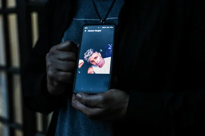 Renan Mattos / Agencia RBS PORTO ALEGRE, RS, BRASIL, 15-09-2025: Jovem em surto psiquiátrico é morto por agentes da Brigada Militar dentro de casa no bairro Santa Fé, zona norte de Porto Alegre. Herick Cristian da Silva Vargas, 28 anos, teria sido vítima de um disparo da polícia durante um surto psiquiátrico. Foto: Renan Mattos / Agência RBS<!-- NICAID(16125002) -->