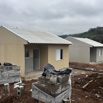 Reunião define prazo final para entrega das casas às famílias atingidas pela enchente em Santa Tereza.<!-- NICAID(16121183) -->
