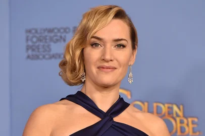 73rd Annual Golden Globe Awards - Press RoomBEVERLY HILLS, CA - JANUARY 10: Actress Kate Winslet, winner of Best Supporting Performance in a Motion Picture for 'Steve Jobs,' poses in the press room during the 73rd Annual Golden Globe Awards held at the Beverly Hilton Hotel on January 10, 2016 in Beverly Hills, California.   Kevin Winter/Getty Images/AFPEditoria: ACELocal: Beverly HillsIndexador: KEVIN WINTERSecao: PeopleFonte: GETTY IMAGES NORTH AMERICAFotógrafo: STF<!-- NICAID(11938404) -->