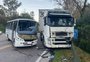 Três pessoas ficam feridas em colisão entre microônibus e caminhão na BR-116, em Caxias do Sul
