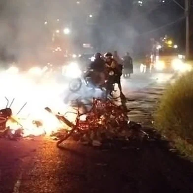 Protesto contra falta de luz em Alvorada