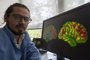 PORTO ALEGRE, RS, BRASIL - Farmacêutico Eduardo Zimmer, da UFRGS, ganhou prêmio internacional para conduzir pesquisa sobre a doença de Alzheimer em Porto Alegre.Indexador: Jeff Botega<!-- NICAID(15048209) -->