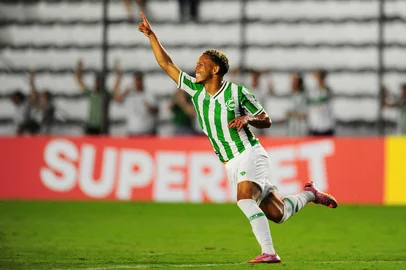 CAXIAS DO SUL, RS, BRASIL, 25/01/2026. Juventude x Monsoon, válido pela quinta rodada do Campeonato Gaúcho 2026 (Gauchão 2026) e realizado no estádio Alfredo Jaconi. (Porthus Junior/Agência RBS)Indexador: BTK                             <!-- NICAID(16211292) -->