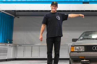 Ken Block, piloto de Rally e dono da marca DC Shoes, de moda no ramo do skate, faleceu em 2 de janeiro de 2023, aos 55 anos, em um acidente com uma moto de neve.<!-- NICAID(15310837) -->