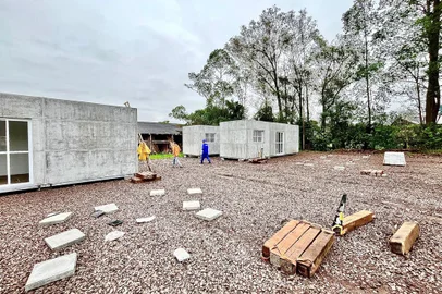 Moradias Temporárias em Cruzeiro do Sul<!-- NICAID(15853568) -->