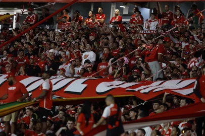 PORTO ALEGRE, RS, BRASIL, 24-11-2025: Internacional vs Santos, pelo Campeonato Brasileiro Série A 2025, no Beira-Rio. Foto: Jeff Botega/Agência RBSIndexador: jeff botega<!-- NICAID(16173716) -->
